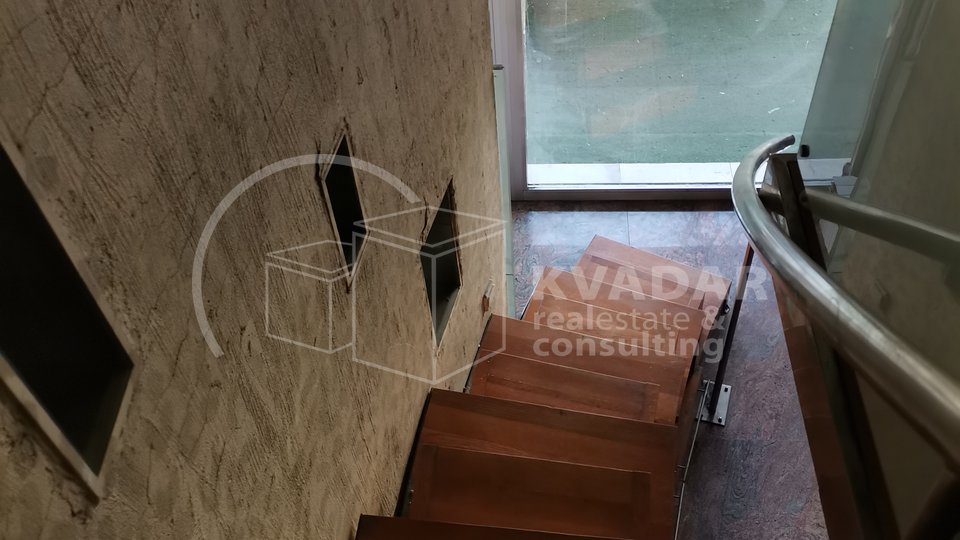 SUPER PRILIKA!ZAGREB,VRBIK/POSLOVNI PROSTOR 27m2