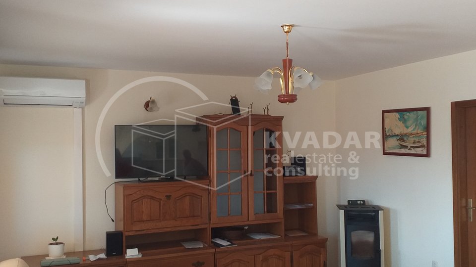 ČIOVO//SAMOSTOJEĆA KAMENA KUĆA /OTVOREN POGLED NA MORE