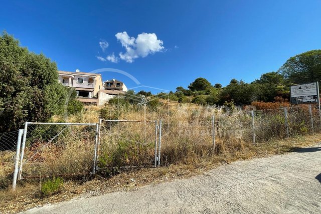 Građevinsko zemljište 741m2 - Okrug Gornji