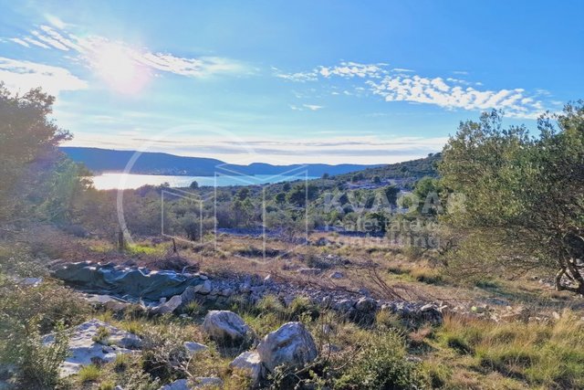 Poljoprivredno Zemljište , Prekrasan Panoramski Pogled, 300m od mora, Bilice kod Šibenika