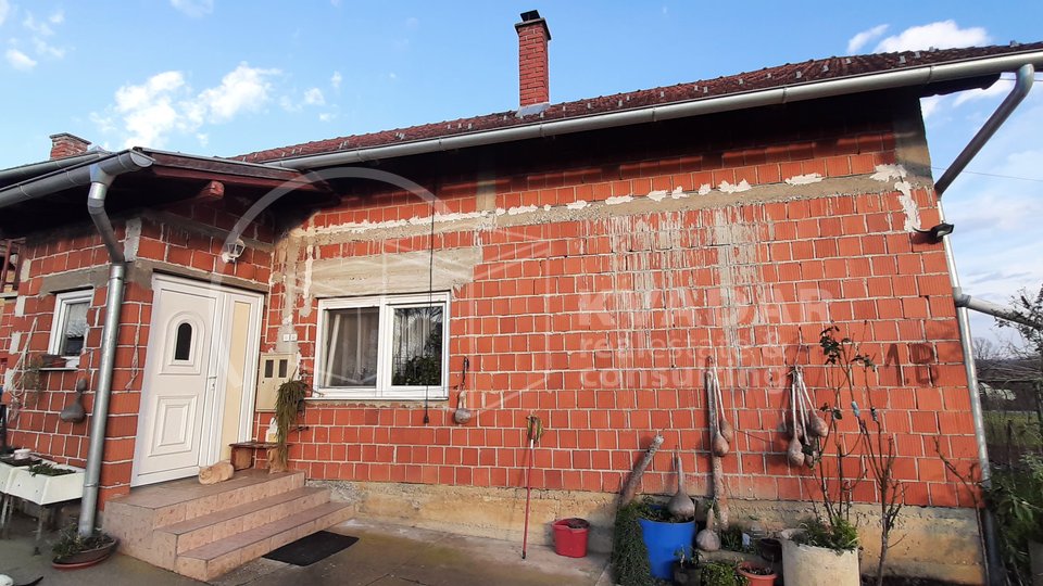 HITNO! Useljiva obiteljska kuća na selu, Dubrava-Kunđevac, 240m2, 67.000 €, HITNO!!