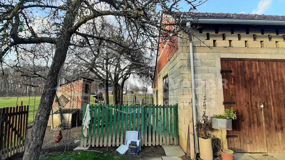 HITNO! Useljiva obiteljska kuća na selu, Dubrava-Kunđevac, 240m2, 67.000 €, HITNO!!