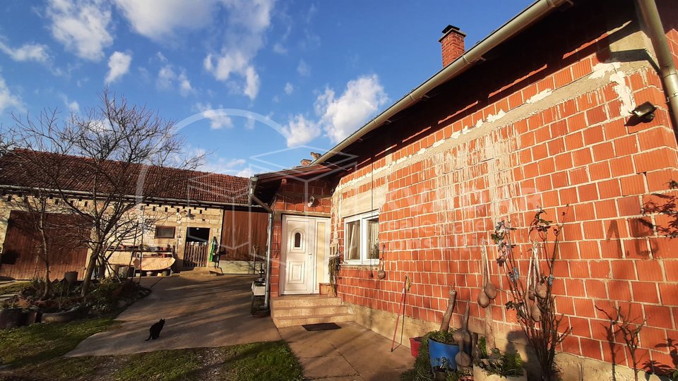 HITNO! Useljiva obiteljska kuća na selu, Dubrava-Kunđevac, 240m2, 67.000 €, HITNO!!