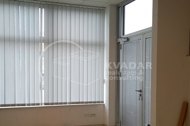 RESNIK / ZAGREB, poslovni prostor 51 m2 sa 3 PM