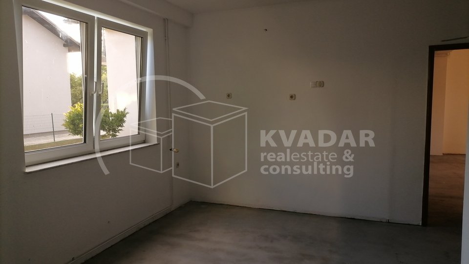 Sesvete 92 m2 /izvrsna lokacija***/PRILIKA ZA INVESTICIJU-parking!!