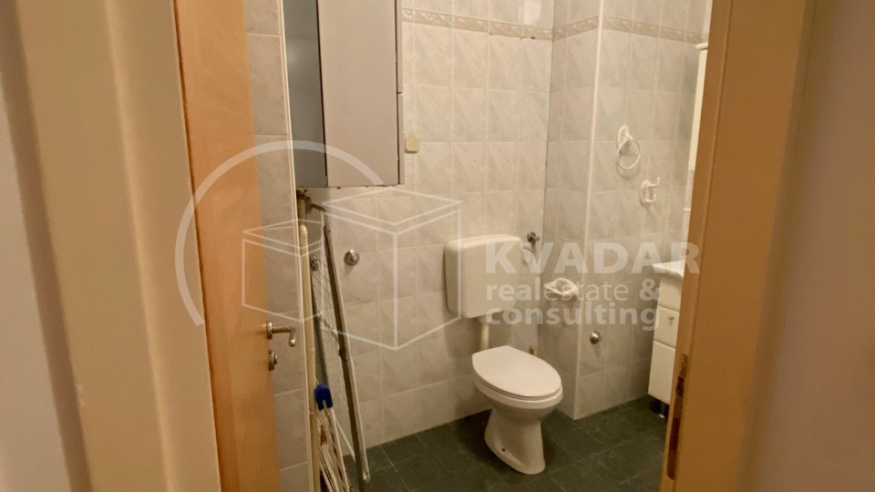 DUBRAVA/DANKOVEČKA/2-SOBAN STAN  NA IZVRSNOJ LOKACIJI !