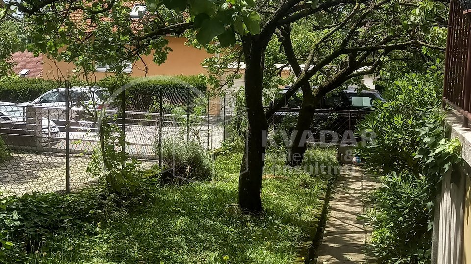 MAKSIMIR / ZAGREB, stan od 66 m2 + vrt