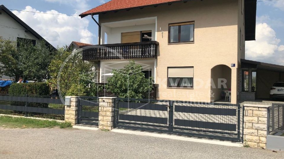 House, 250 m2, For Sale, Zagreb - Sesvetska selnica