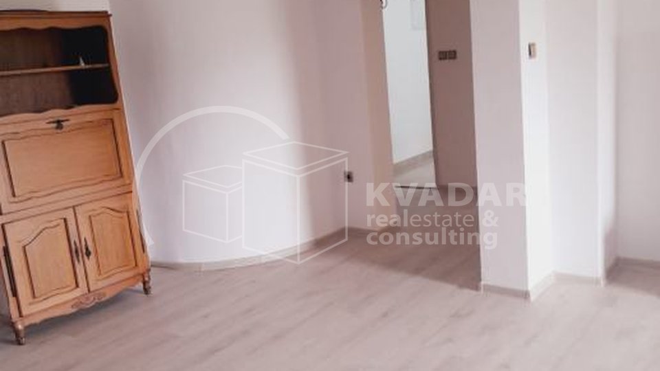 House, 250 m2, For Sale, Zagreb - Sesvetska selnica