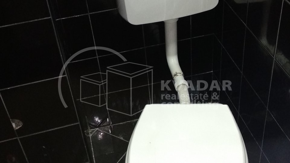 POSLOVNI PROSTOR, HORVAĆANSKA , 136 M2 !!!