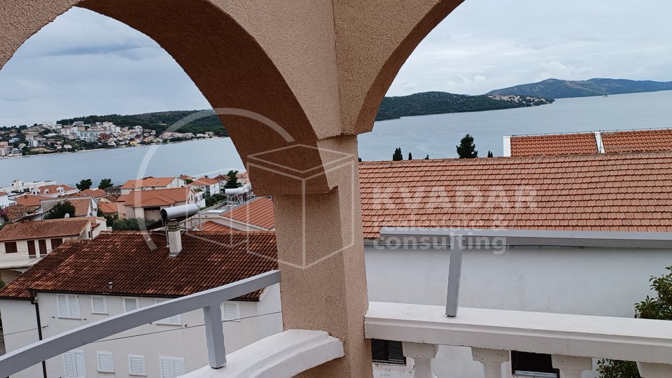 HOUSE with 7 RESIDENTIAL UNITS with sea view - Okrug Gornji - Čiovo Island