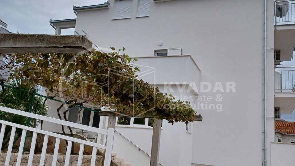 Detached house on 4 floors with a landscaped garden of 900m2 with an open view of the sea - Okrug Gornji - Čiovo