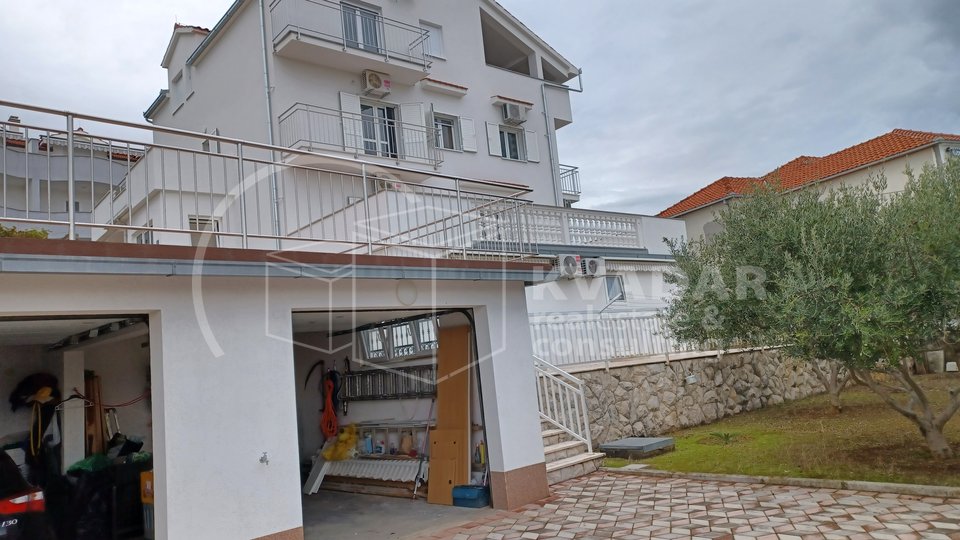 Detached house on 4 floors with a landscaped garden of 900m2 with an open view of the sea - Okrug Gornji - Čiovo