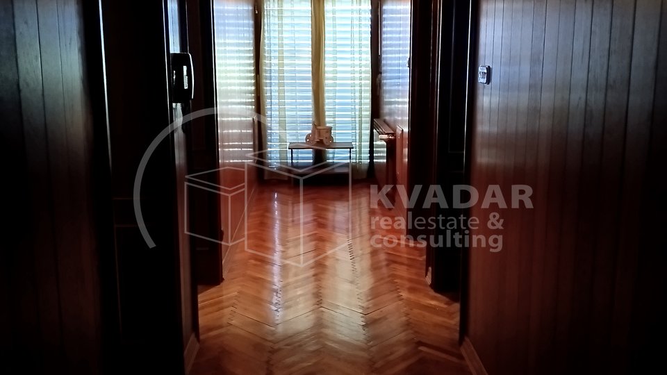 House, 479 m2, For Sale, Zagreb - Donja Dubrava