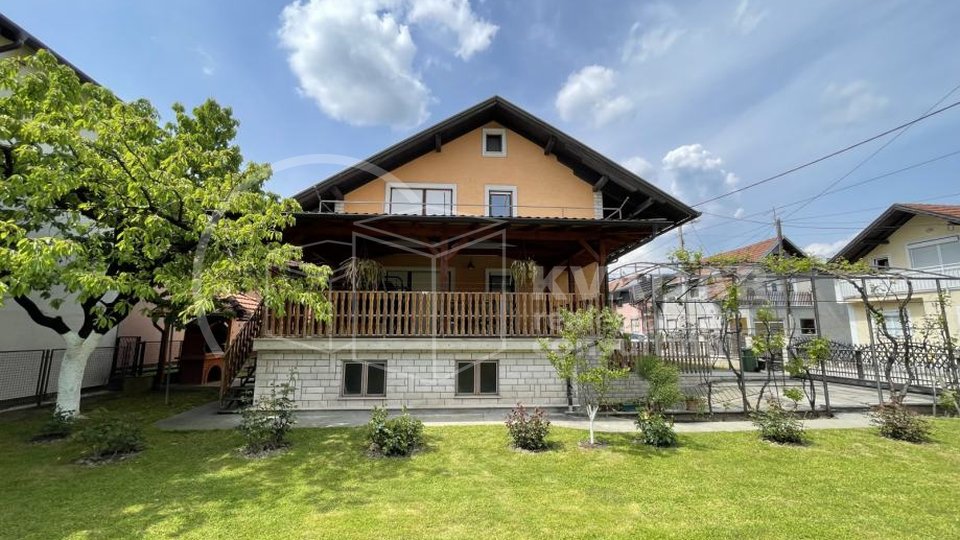 House, 378 m2, For Sale, Zagreb - Trnava