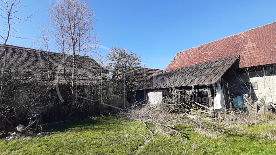 Starija kuća za obnovu i zemljište, prodaje se u Dubravskom Markovcu za 30.000 €