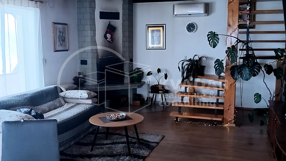 House, 781 m2, For Sale, Zagreb - Lužan