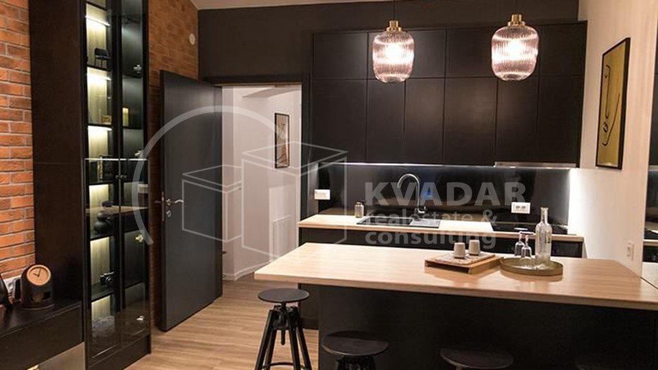 Zagreb/Palmotićeva/prekrasano uređen 2-soban stan 38m2+spremište 2m2!