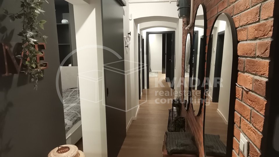 Zagreb/Palmotićeva/prekrasano uređen 2-soban stan 38m2+spremište 2m2!