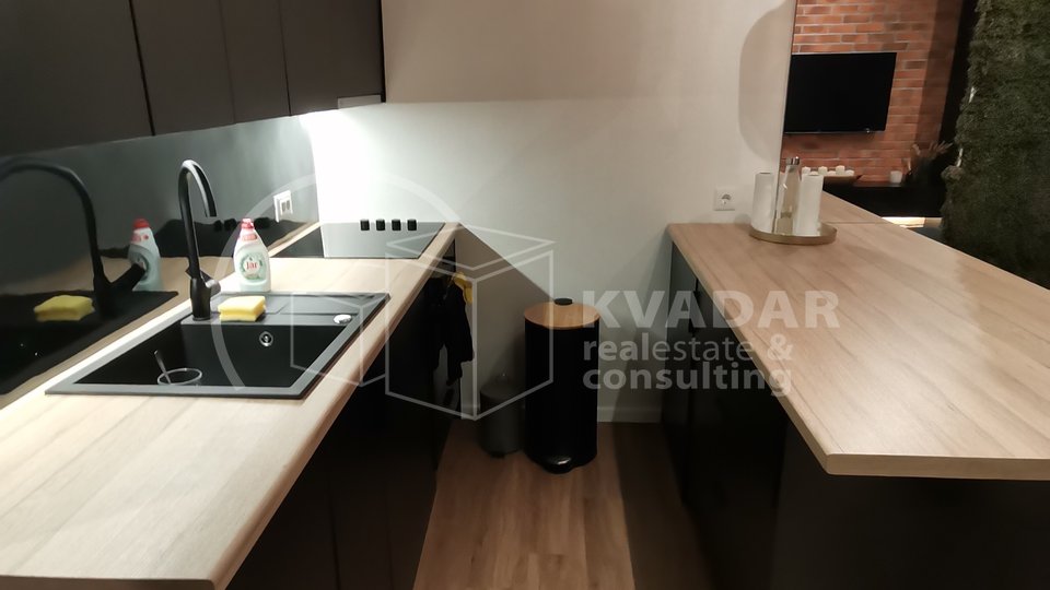 Zagreb/Palmotićeva/prekrasano uređen 2-soban stan 38m2+spremište 2m2!