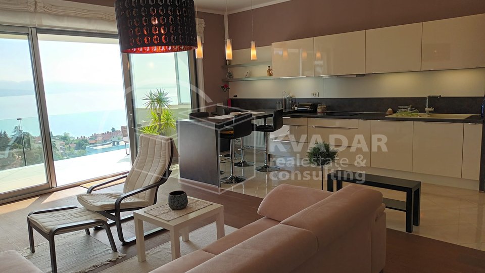 OPATIJA,PREKRASAN 4-SOBAN STAN(129,23 m2), 2GPM, SA PANORAMSKIM POGLEDOM