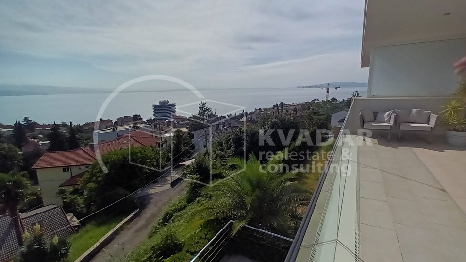 OPATIJA,PREKRASAN 4-SOBAN STAN(129,23 m2), 2GPM, SA PANORAMSKIM POGLEDOM