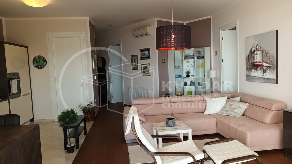 OPATIJA,PREKRASAN 4-SOBAN STAN(129,23 m2), 2GPM, SA PANORAMSKIM POGLEDOM