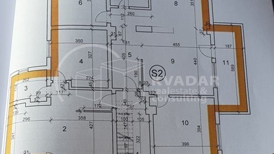 POVOLJNO! IDEALNO ZA NAJAM - DVOETAŽNI STAMBENI PROSTOR (6 STAMBENIH JEDINICA), 292M2