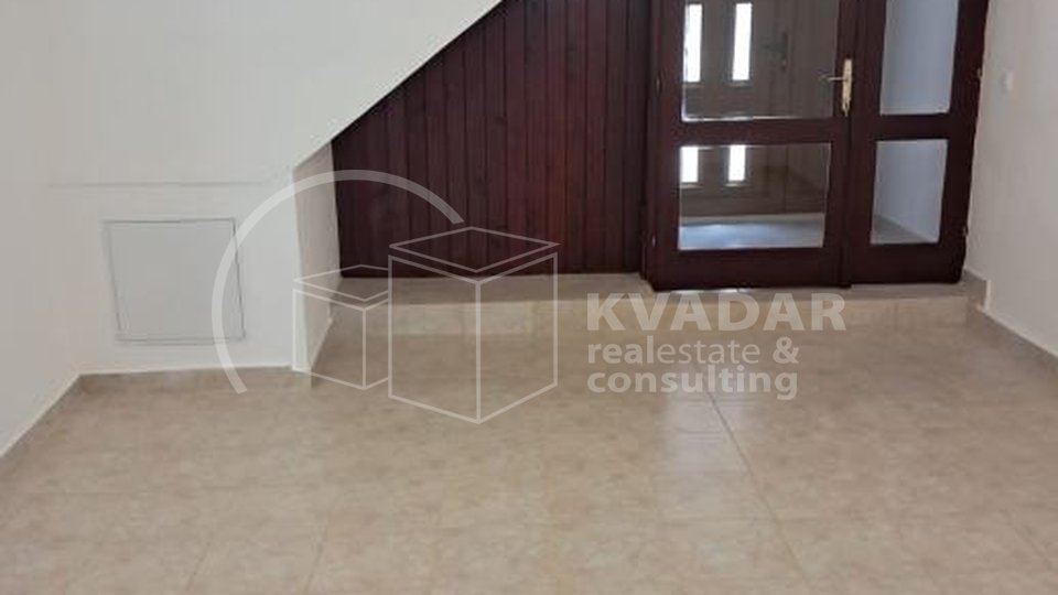 Commercial Property, 50 m2, For Rent, Šibenik - Dolac