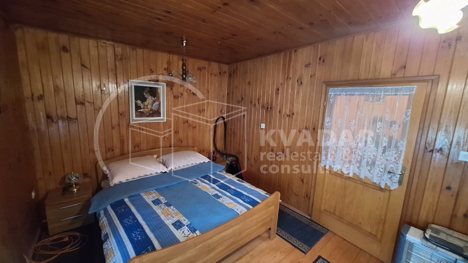 PRILIKA!! Prelijepa kuća sa okućnicom i velikim dvorištem od ukupno 9540 m2 u Hagnju odmah useljiva za 170.000 €