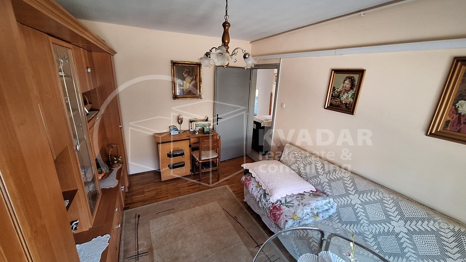 PRILIKA!! Prelijepa kuća sa okućnicom i velikim dvorištem od ukupno 9540 m2 u Hagnju odmah useljiva za 170.000 €