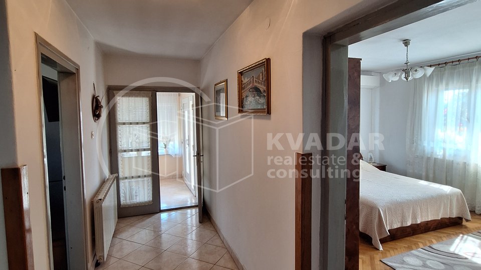 PRILIKA!! Prelijepa kuća sa okućnicom i velikim dvorištem od ukupno 9540 m2 u Hagnju odmah useljiva za 165.000 €