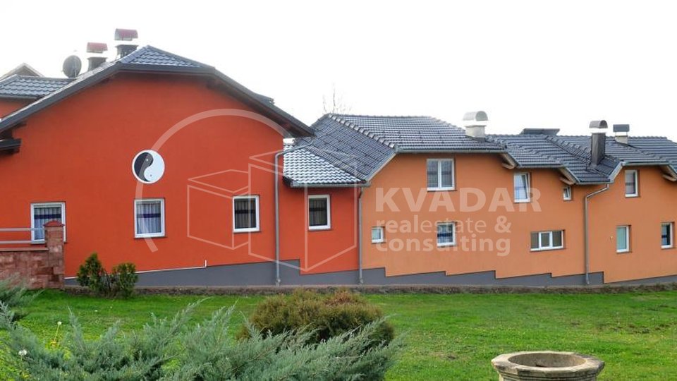 GORNJI HRASTOVAC (nedaleko Sunje), KUĆA S APARTMANIMA, NA POSJEDU OD 37.335m2