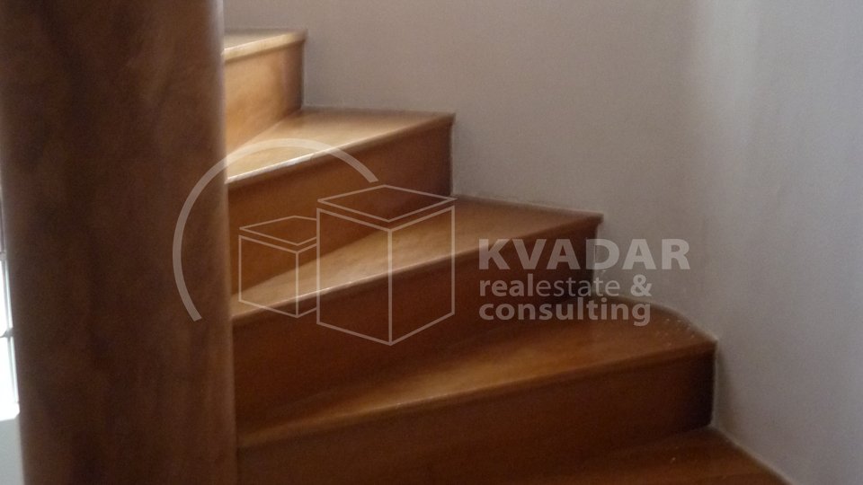 House, 300 m2, For Sale, Zagreb - Mlinovi