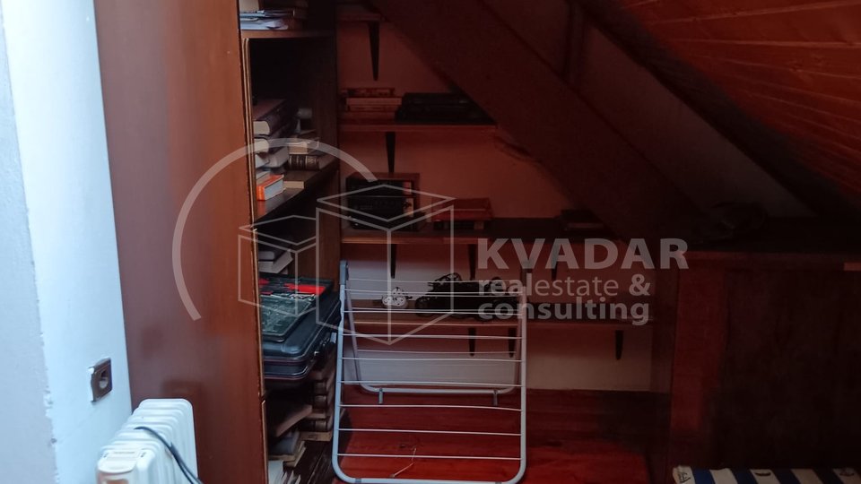 Prilika! 3soban stan 60m2 za kompletnu adaptaciju!