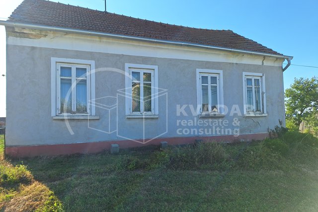 Šarmantna kuća za renovaciju na atraktivnoj lokaciji u mjestu Haganj kod Vrbovca, cijena 30.000 €