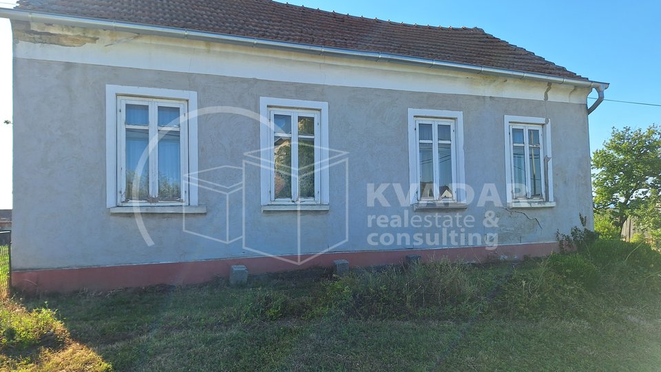 Šarmantna kuća za renovaciju na atraktivnoj lokaciji u mjestu Haganj kod Vrbovca, cijena 30.000 €