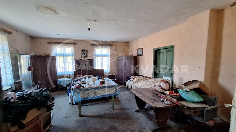 Šarmantna kuća za renovaciju na atraktivnoj lokaciji u mjestu Haganj kod Vrbovca, cijena 30.000 €