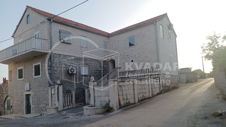 House, 660 m2, For Sale, Gornji Humac