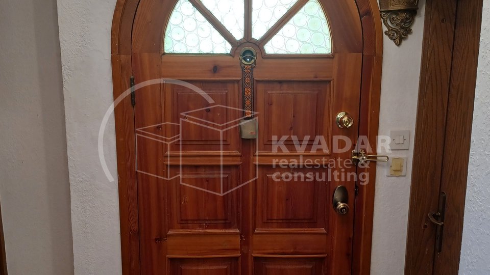 House, 660 m2, For Sale, Gornji Humac