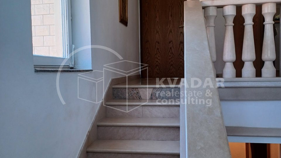 House, 660 m2, For Sale, Gornji Humac