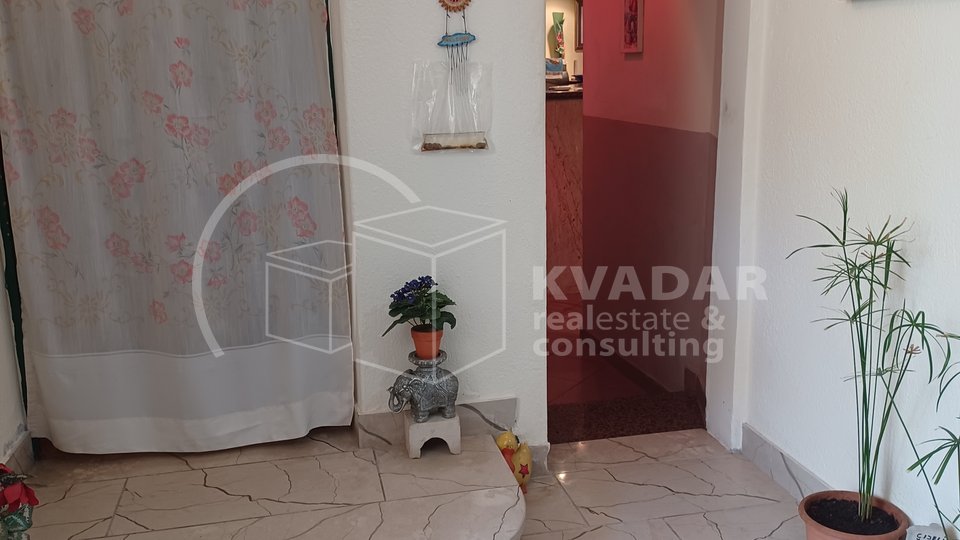 House, 660 m2, For Sale, Gornji Humac