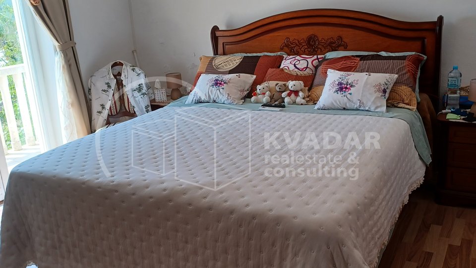 Newly renovated, fully equipped apartment in a stone house in the center of Gornji Humac - island of Brac