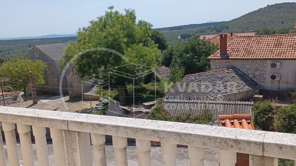 Newly renovated, fully equipped apartment in a stone house in the center of Gornji Humac - island of Brac