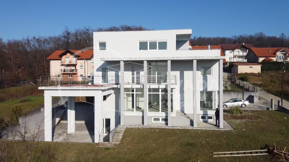 PRODAJA / GORNJA DUBRAVA / KUĆA SA BAZENOM I 3 STANA / 750.000 €