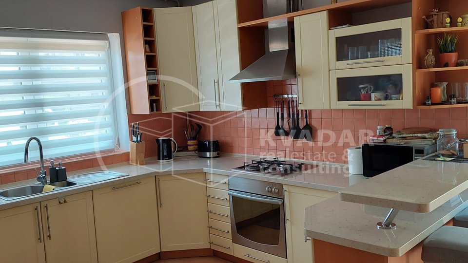 Vrbovec ! Prodaje se atraktivna kuća kompletno uređena, 245 m2, 5S+2DB za 309.000 €