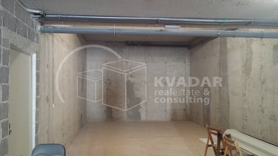 Garage, 103 m2, For Sale, Zadar - Borik