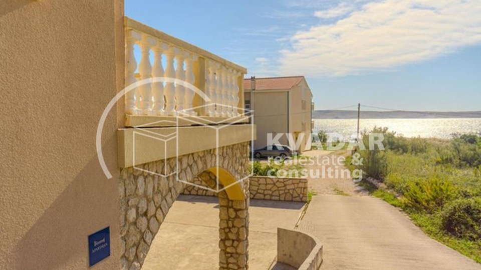 NOVALJA, ZRČE, APARTMAN(72 m2), 30 m OD PLAŽE, SA PANORAMSKIM POGLEDOM