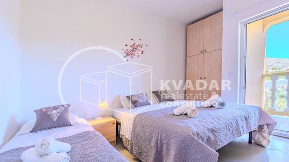 NOVALJA, ZRČE, APARTMAN(72 m2), 30 m OD PLAŽE, SA PANORAMSKIM POGLEDOM