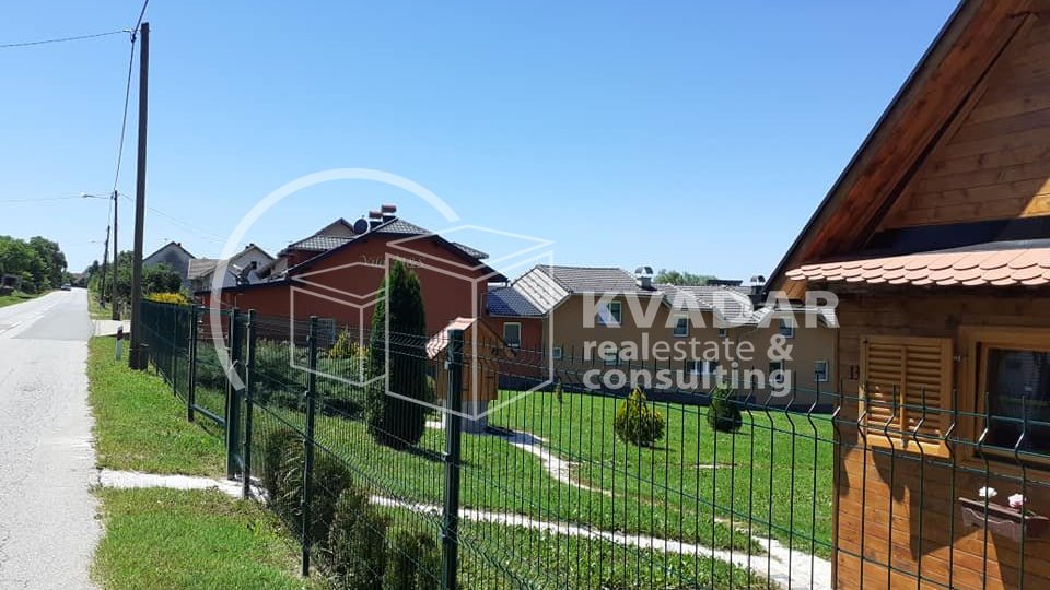 VILLA-MINI HOTEL/GORNJI HRASTOVAC (nedaleko Sunje)/4 STAMBENA OBJEKTA (20 SOBA) NA POSJEDU OD 37.335m2